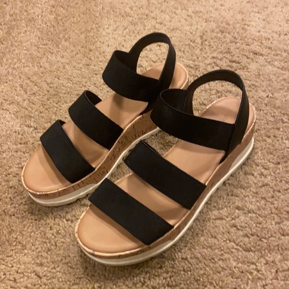 Women’s sandals - Picture 1 of 5